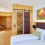 호텔 Weingut Taggenbrunn 4*