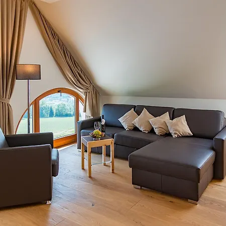 ホテル Weingut Taggenbrunn 4*